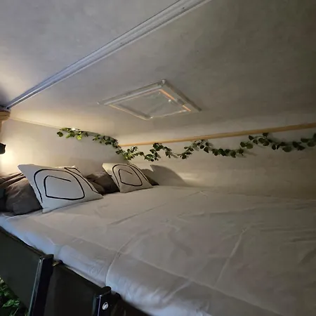 Autocaravan,camper,campervan,motorhome,not Driveable,only Habitable キャンプ場