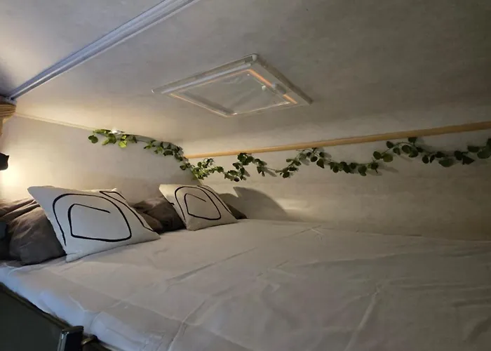 Autocaravan,camper,campervan,motorhome,not Driveable,only Habitable Кемпинг