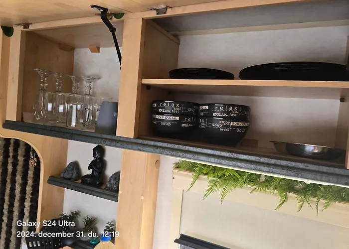 Autocaravan,camper,campervan,motorhome,not Driveable,only Habitable Кемпинг Лос Кристианос