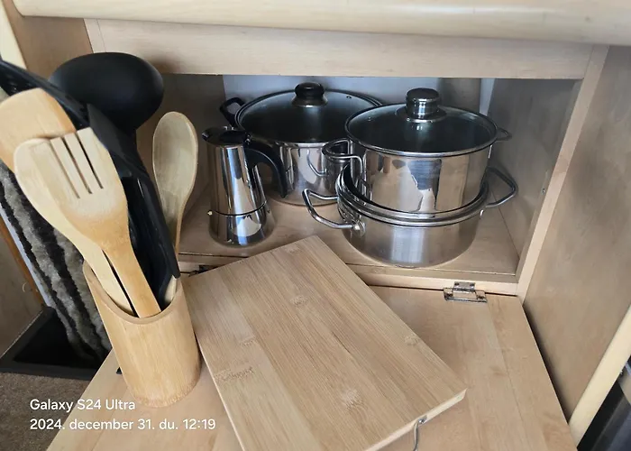 Autocaravan,camper,campervan,motorhome,not Driveable,only Habitable