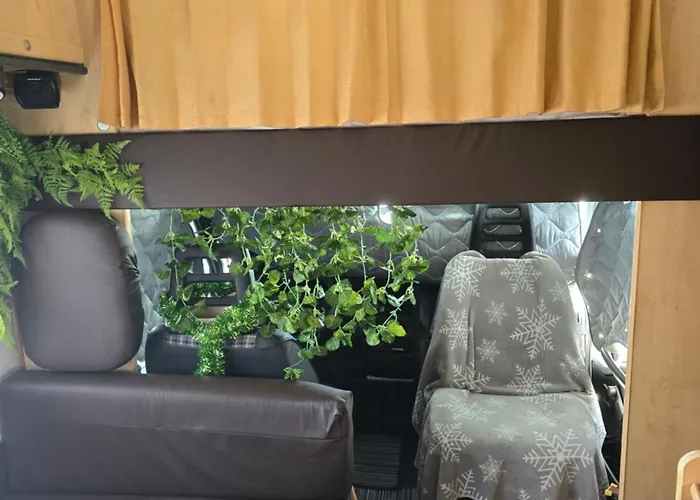 Kemping Autocaravan,camper,campervan,motorhome,not Driveable,only Habitable Los Cristianos (Tenerife)