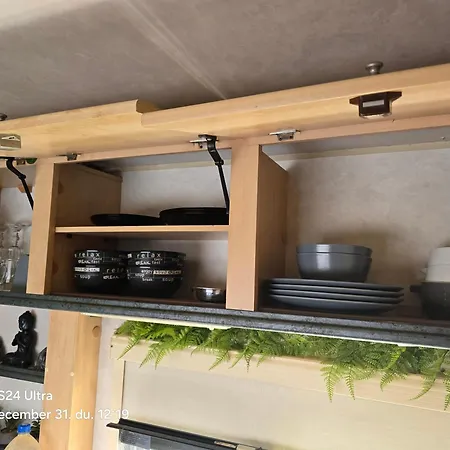 Autocaravan,camper,campervan,motorhome,not Driveable,only Habitable * لوس كريستيانوس