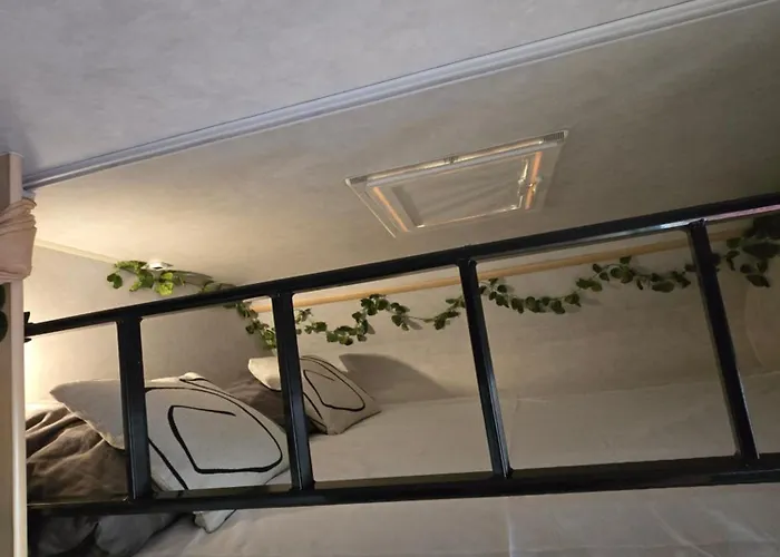 مكان تخييم Autocaravan,camper,campervan,motorhome,not Driveable,only Habitable *